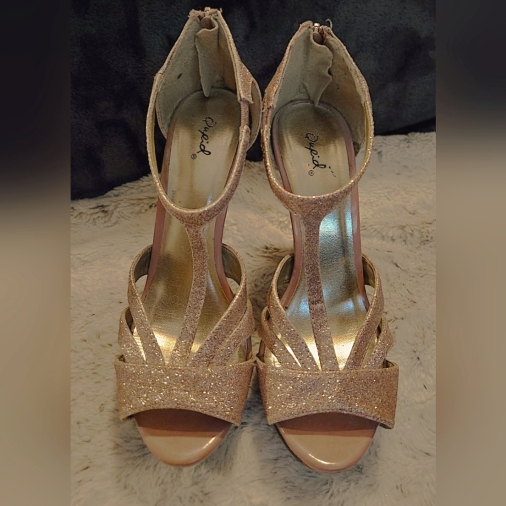Lady's Qupid Sparkly Pink Heels. Size 7 1/2